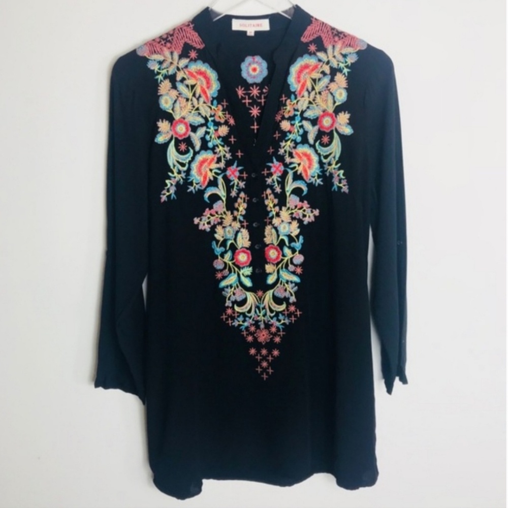 4/$25🌻 Black  boho hippy embroidered shirt